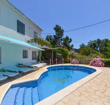 Caules Sleeps 10 Pool *